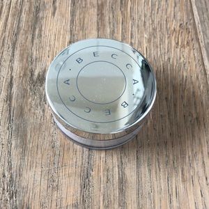 Becca under eye powder